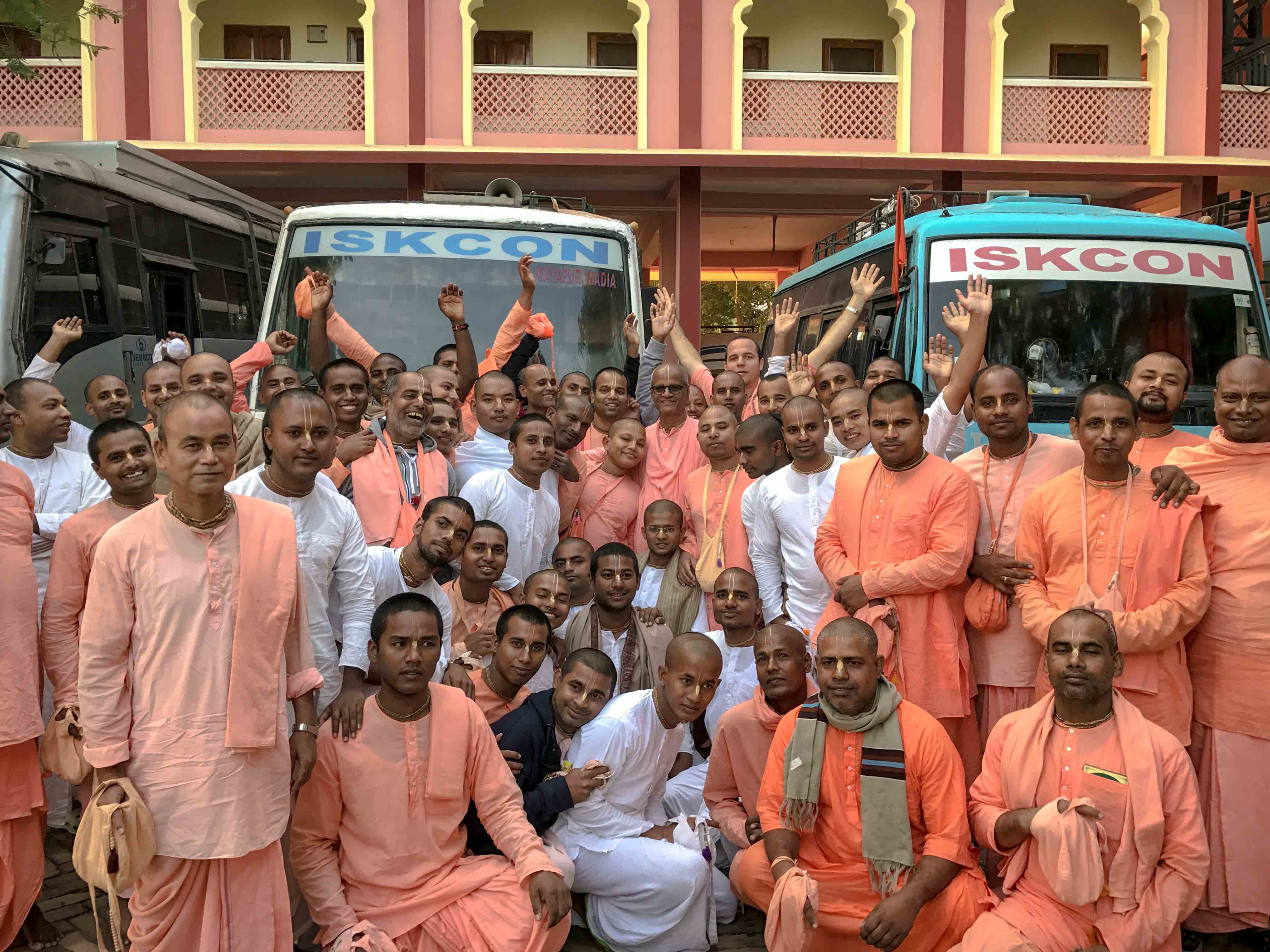 brihat mridanga sri mayapur team