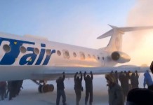 Frozen plane in Siberia pushed by Passengers