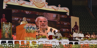 PM Modi offers arati to Sri Chaitanya Mahaprabhu at Gaudiya Math