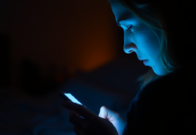 Don’t ignore this if you use mobile phones after 10 PM! mobile at night