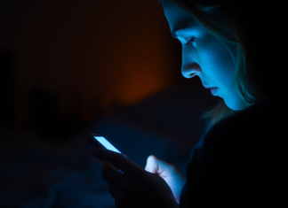 Don’t ignore this if you use mobile phones after 10 PM! mobile at night